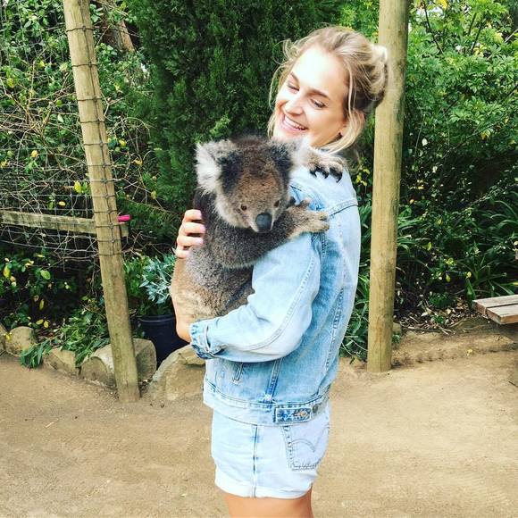 Meet your Posher, Tanis - Picture 1 of 1